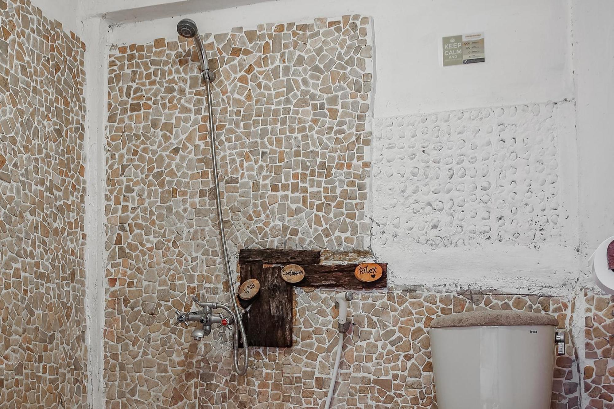 Cemara Beachfront Suite Mondu Buitenkant foto
