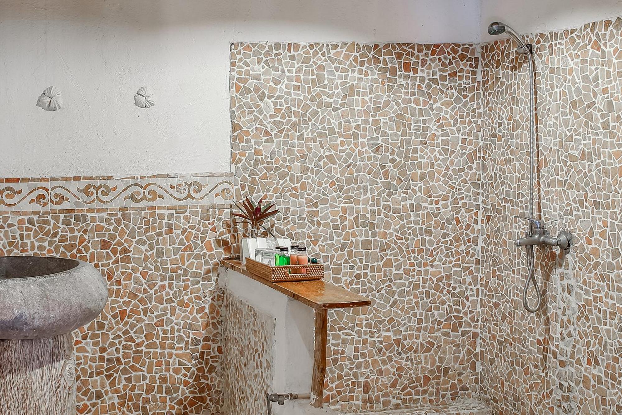Cemara Beachfront Suite Mondu Buitenkant foto