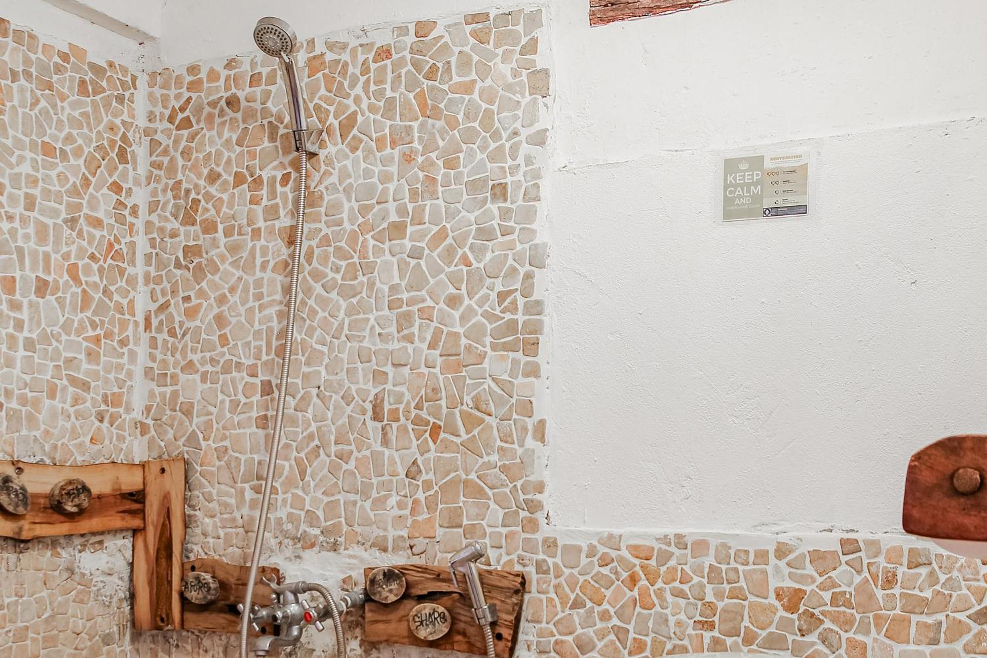 Cemara Beachfront Suite Mondu Buitenkant foto